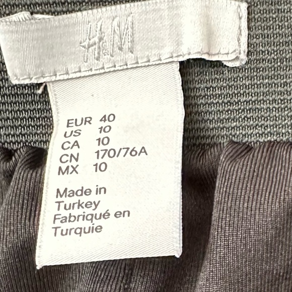 🛍️beautiful sheer pleated mini skirt excellent condition. - Picture 4 of 6